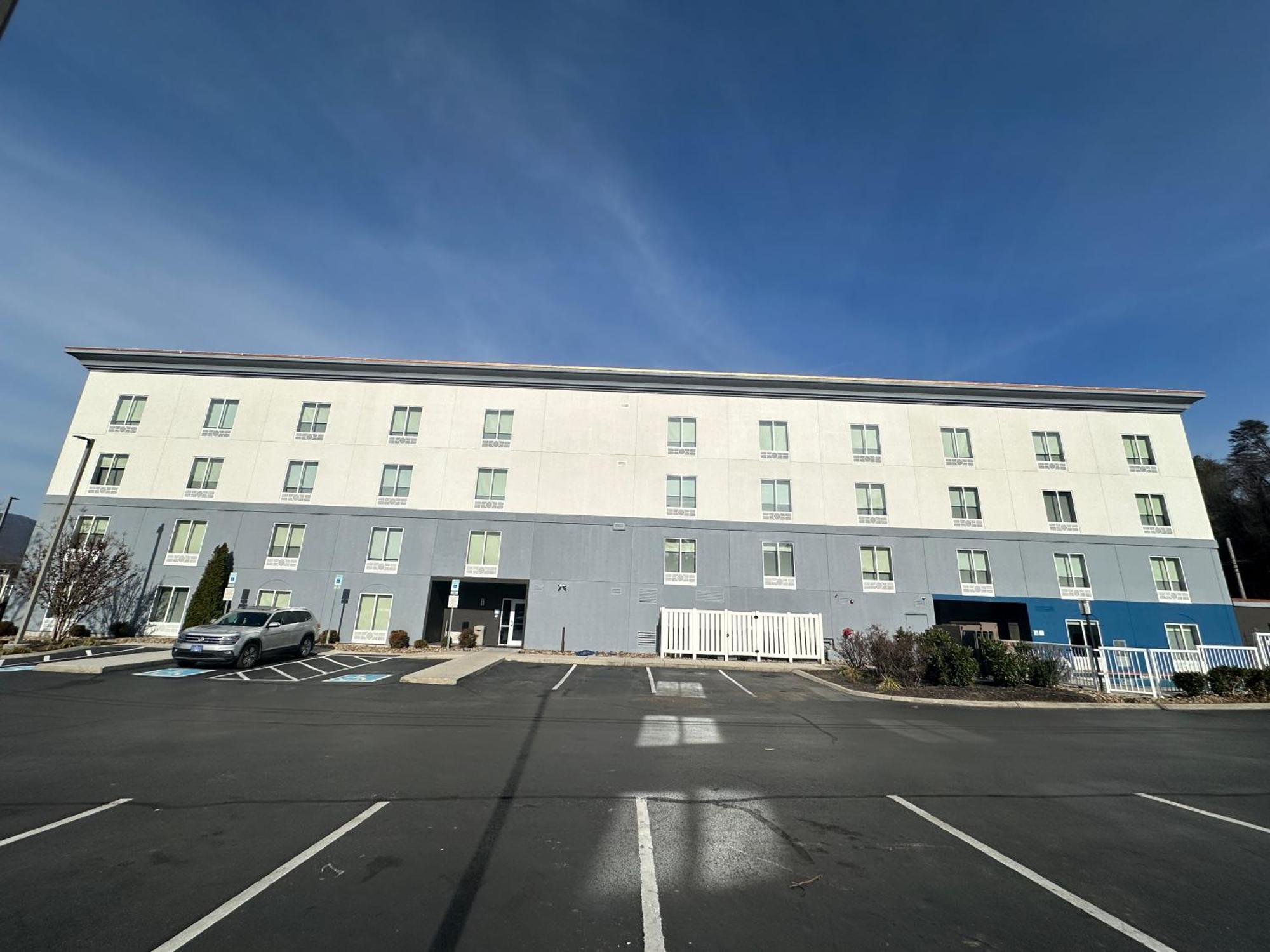 Express & By Ihg